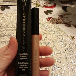 IT Cosmetics Superhero No-Tug Shadow Stick - Cream In Shade Silk Armor